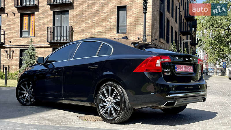 Седан Volvo S60 2016 в Ивано-Франковске