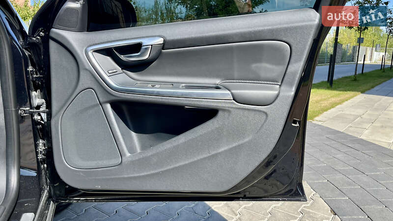 Седан Volvo S60 2016 в Ивано-Франковске