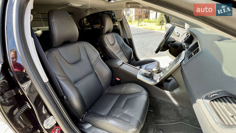 Седан Volvo S60 2016 в Ивано-Франковске