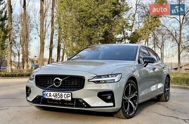 Седан Volvo S60 2024 в 