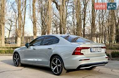 Седан Volvo S60 2024 в 