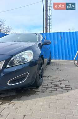 Седан Volvo S60 2010 в 