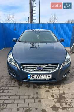 Седан Volvo S60 2010 в Львові