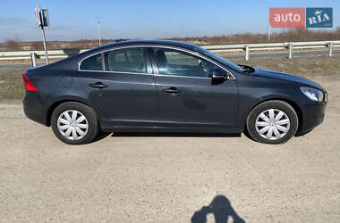 Седан Volvo S60 2010 в 