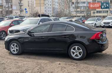 Седан Volvo S60 2015 в Києві