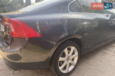 Седан Volvo S60 2016 в 