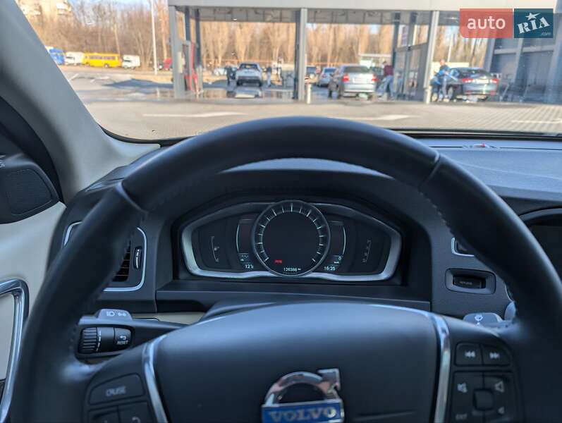 Седан Volvo S60 2013 в Умані
