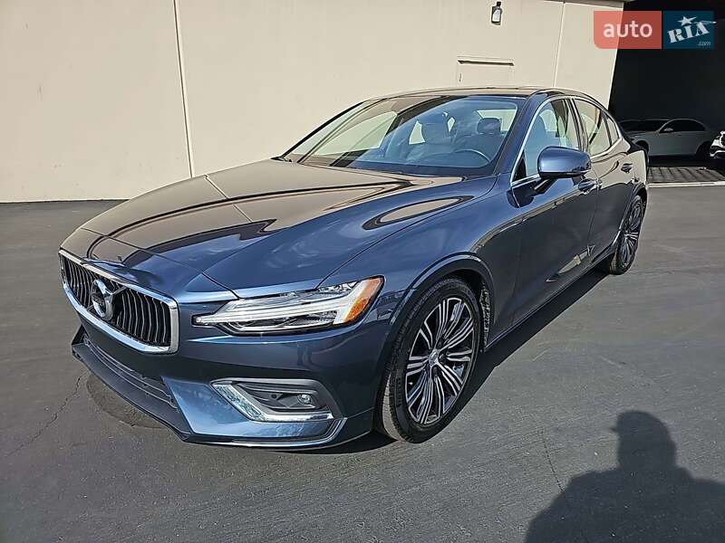 Седан Volvo S60 2019 в 