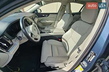 Седан Volvo S60 2019 в 