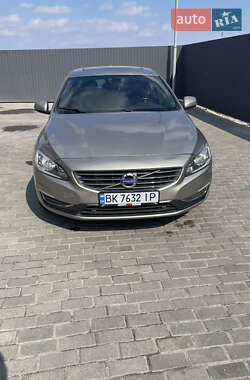 Седан Volvo S60 2014 в 