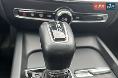 Седан Volvo S60 2020 в 