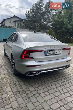 Седан Volvo S60 2022 в 