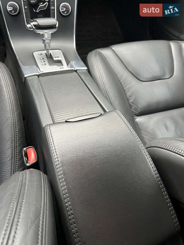 Седан Volvo S60 2011 в Ивано-Франковске