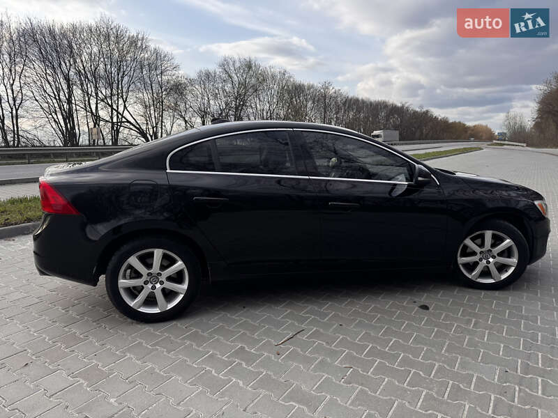 Седан Volvo S60 2015 в Тернополе