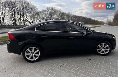 Седан Volvo S60 2015 в 