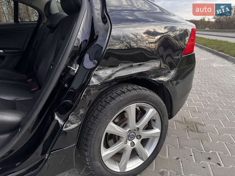 Седан Volvo S60 2015 в Тернополе