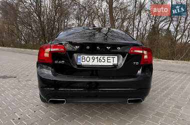 Седан Volvo S60 2015 в 