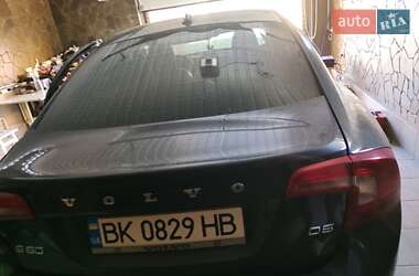Седан Volvo S60 2011 в 
