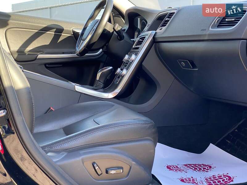 Седан Volvo S60 2016 в Львове