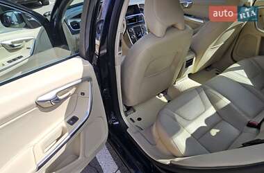 Седан Volvo S60 2015 в 