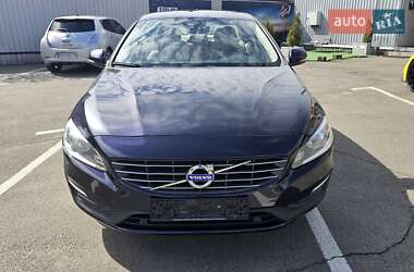 Седан Volvo S60 2015 в 