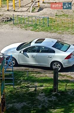 Седан Volvo S60 2014 в Києві