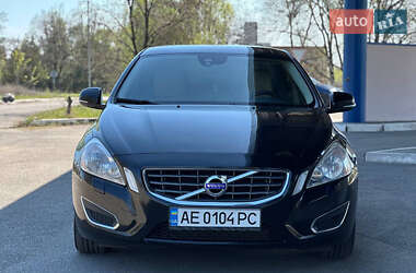 Седан Volvo S60 2013 в 