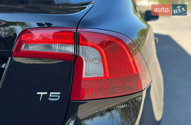 Седан Volvo S60 2013 в 