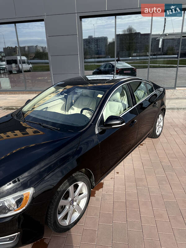 Седан Volvo S60 2016 в Нетешине