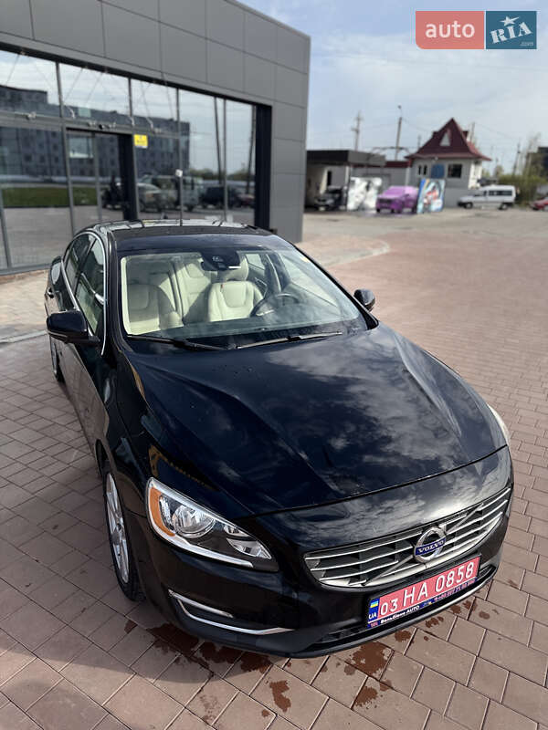 Седан Volvo S60 2016 в Нетешине