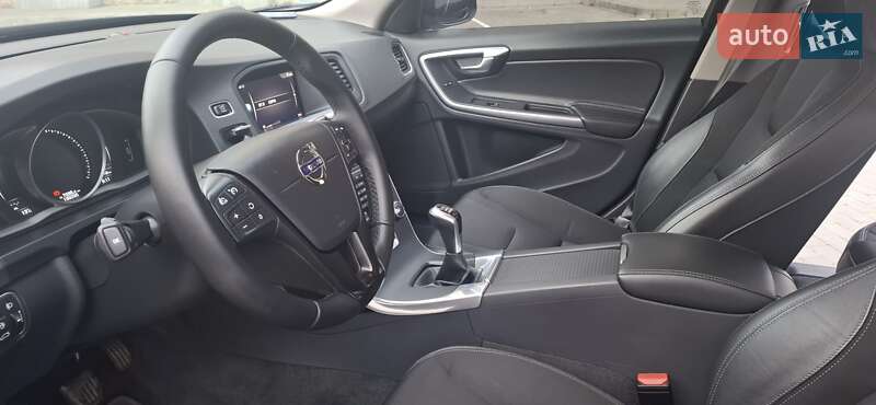 Седан Volvo S60 2017 в Киеве