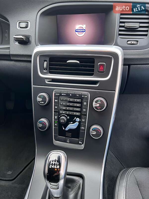 Седан Volvo S60 2017 в Киеве