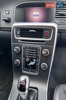 Седан Volvo S60 2017 в 