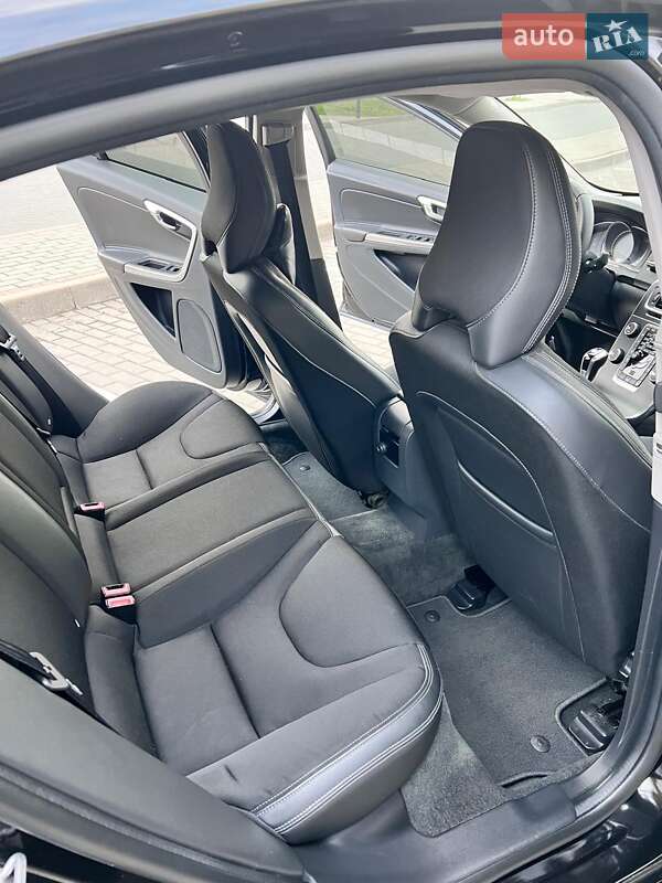 Седан Volvo S60 2017 в Киеве