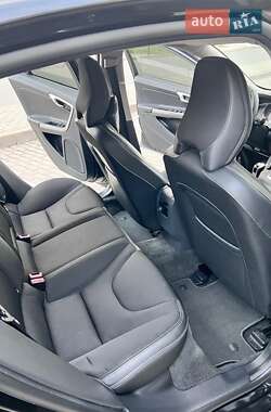 Седан Volvo S60 2017 в 