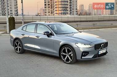 Седан Volvo S60 2023 в 