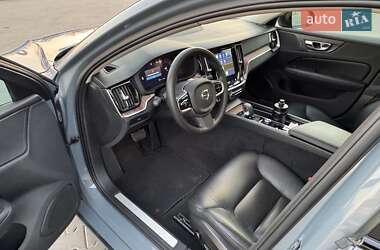 Седан Volvo S60 2023 в 