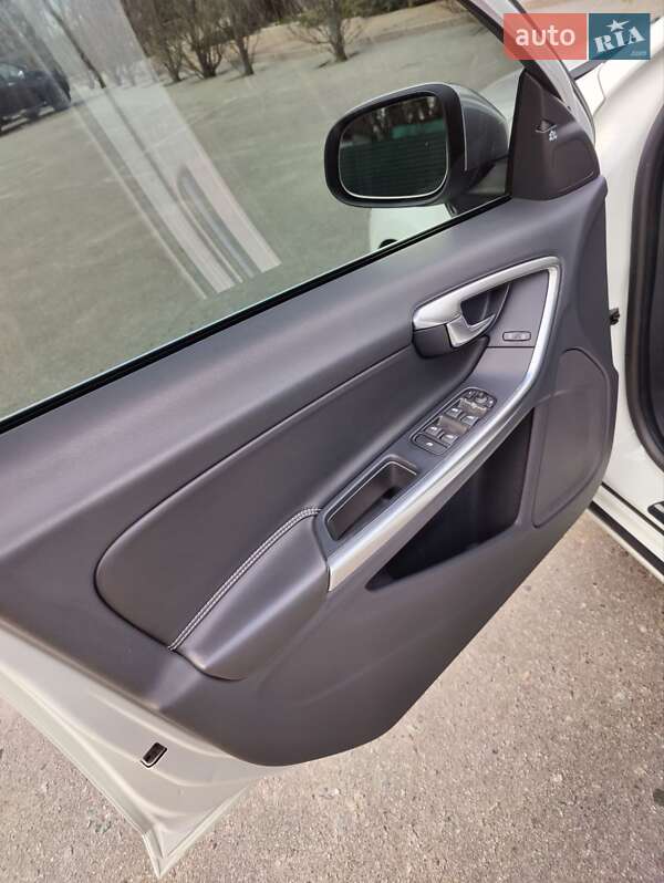 Седан Volvo S60 2011 в Харькове