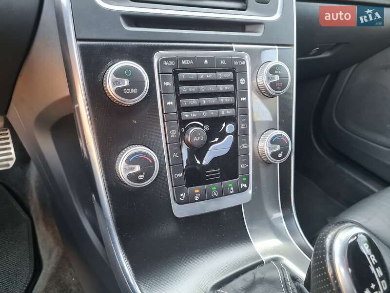 Седан Volvo S60 2015 в Ивано-Франковске