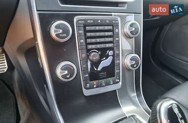 Седан Volvo S60 2015 в 