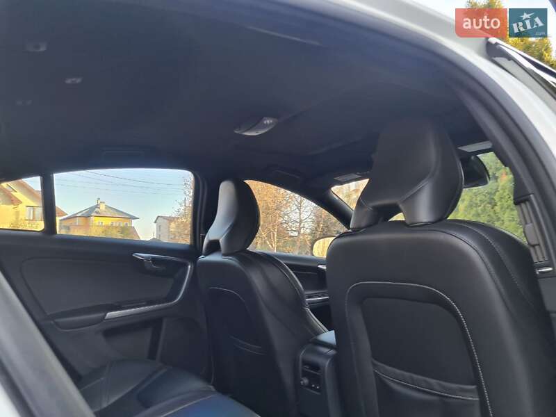 Седан Volvo S60 2015 в Ивано-Франковске