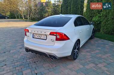 Седан Volvo S60 2015 в 