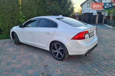 Седан Volvo S60 2015 в 