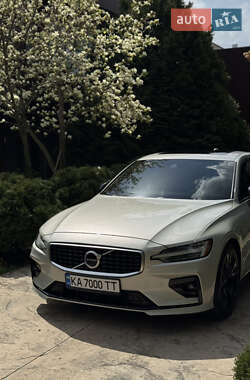 Седан Volvo S60 2019 в 