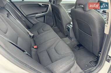 Седан Volvo S60 2015 в 