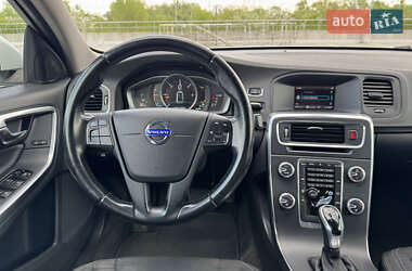Седан Volvo S60 2015 в 