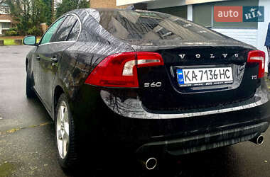 Седан Volvo S60 2012 в 