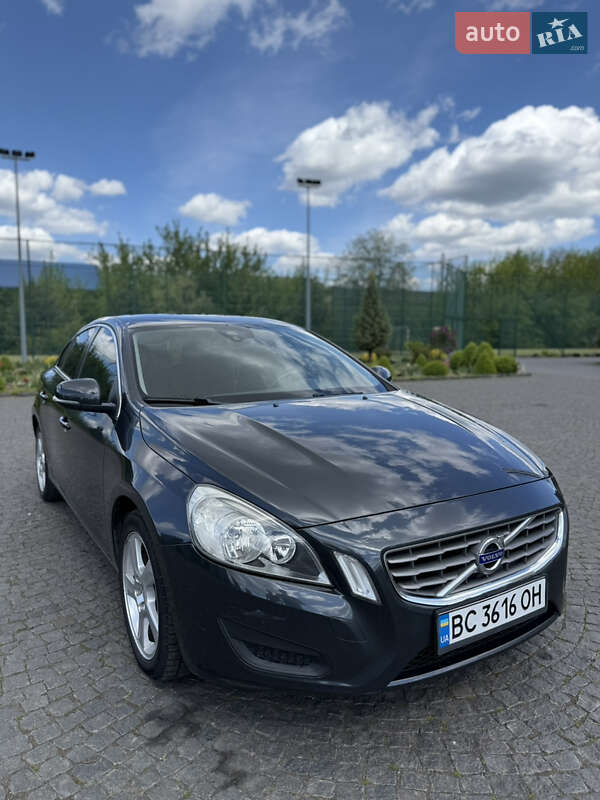 Седан Volvo S60 2010 в 