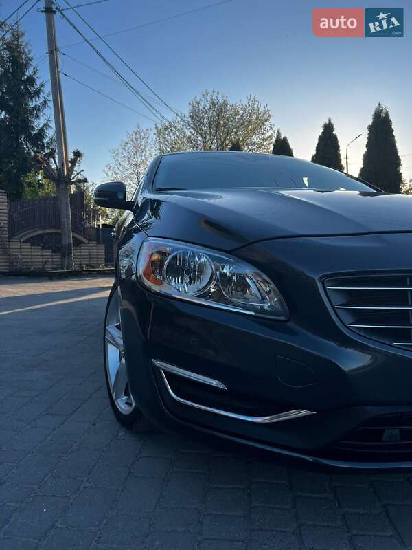 Седан Volvo S60 2016 в Шепетовке
