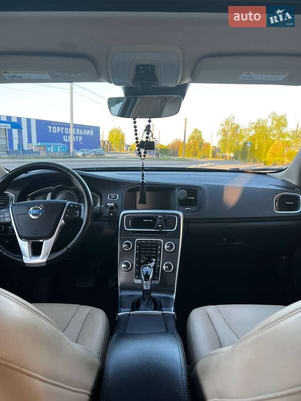 Седан Volvo S60 2016 в Шепетовке
